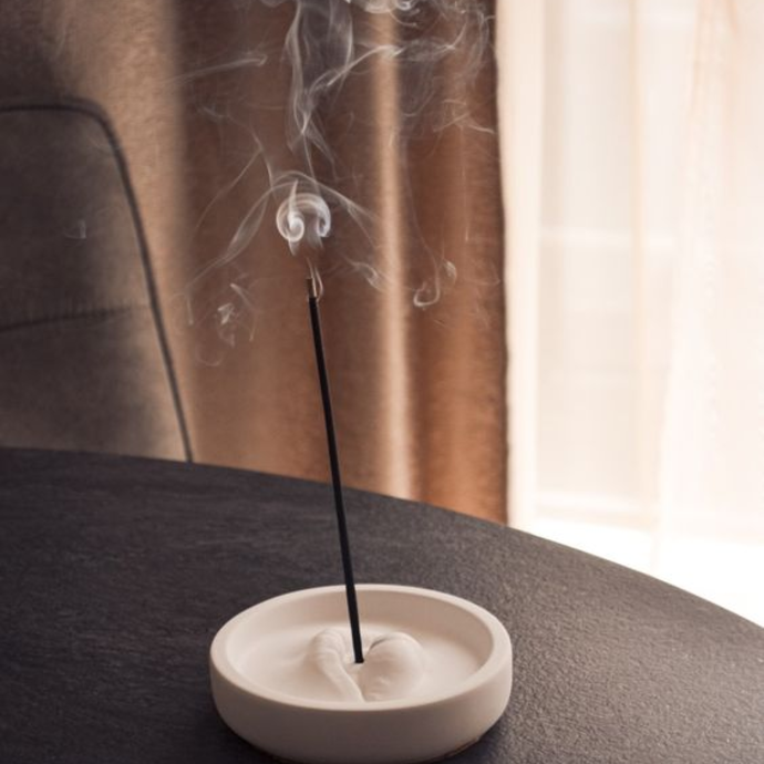 Lips incense stand